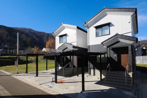 [Building B] About 6 minutes on foot from Echigo Yuzawa Station, a large house of 66.24㎡, with a bat