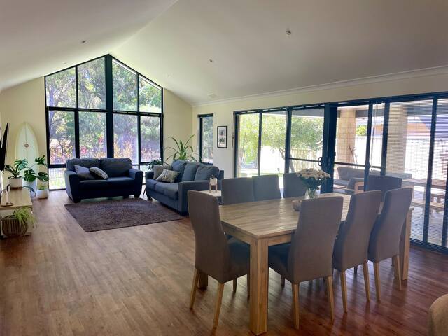 Relaxed Down South Retreat gallery image 2