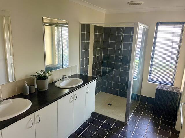 Relaxed Down South Retreat gallery image 5