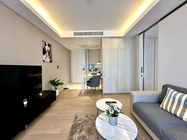Skypool, Vibrant Sukhumvit 11 Near Skytrain Nana - Bangkok