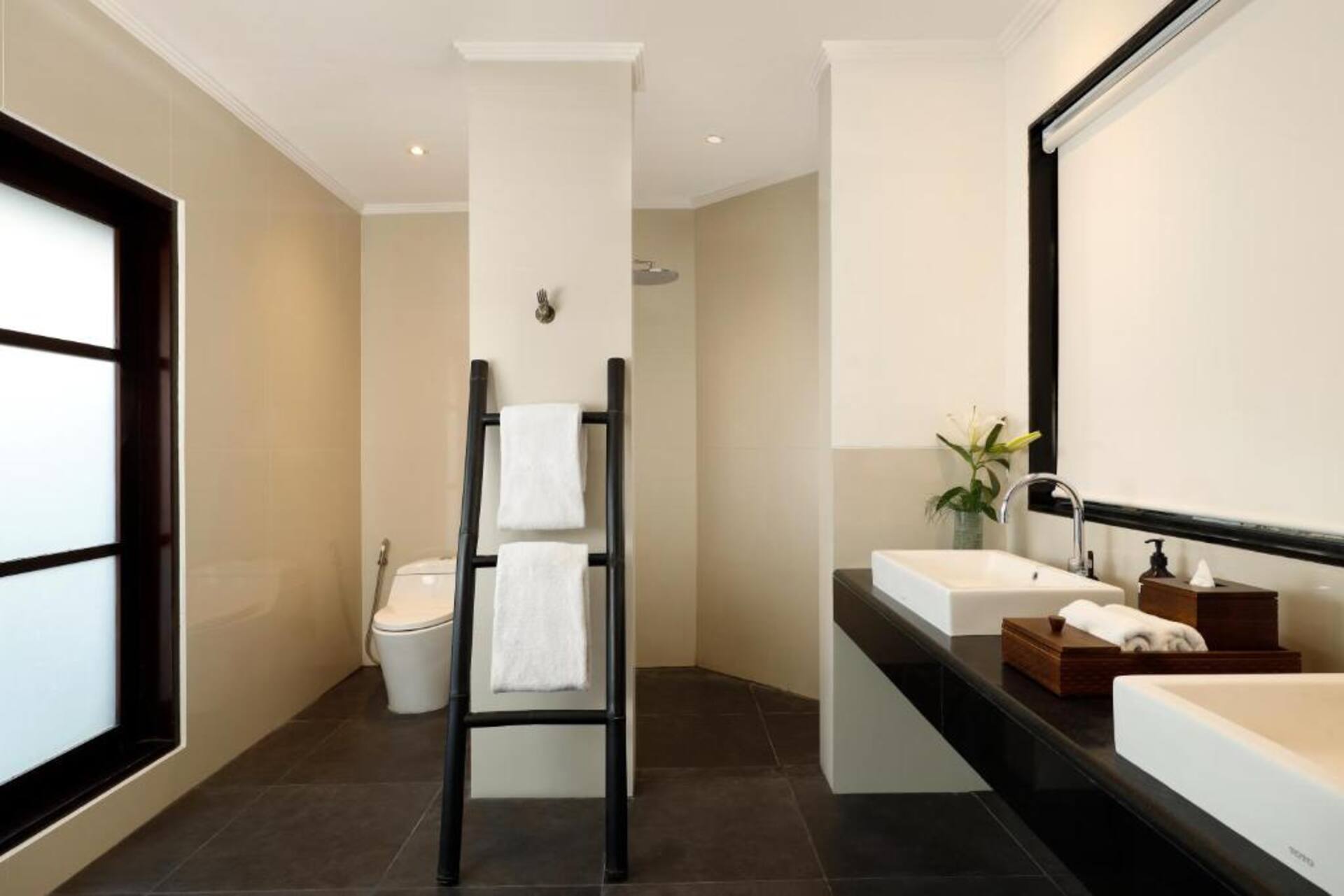 Elegant Garden Retreat 2 Bedroom Private Villa in Seminyak 2