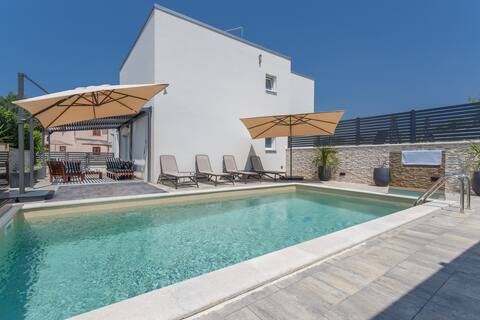 Apartment Barbara with private pool