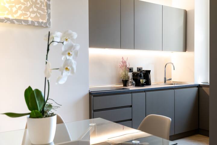 Design Apartment in Rome gallery image 2