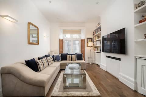 PBC | Lovely Two Bedroom Apartment in Chelsea