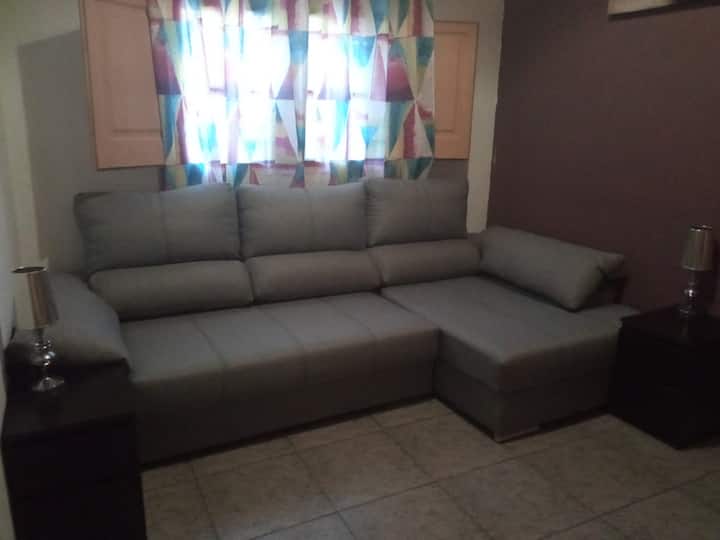 ספה נפתחת בסלון