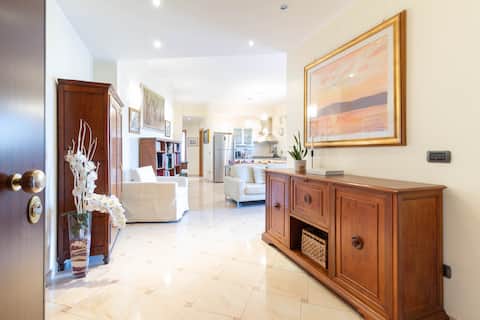[3 bedroom • Private parking] Center • AC