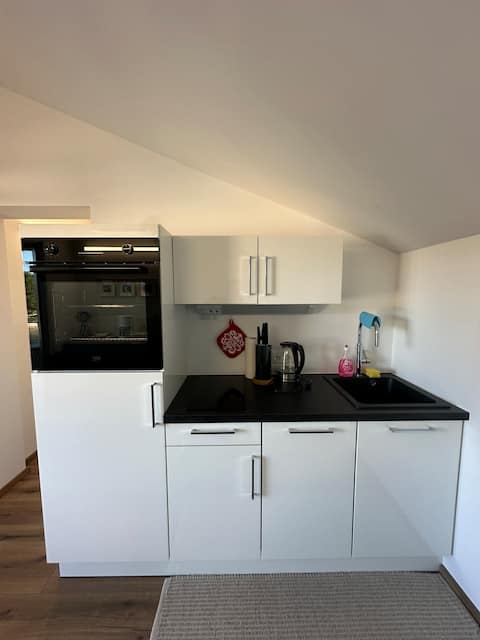 Popular Airbnb listing: Iž Seaside Apartments in Veli Iž