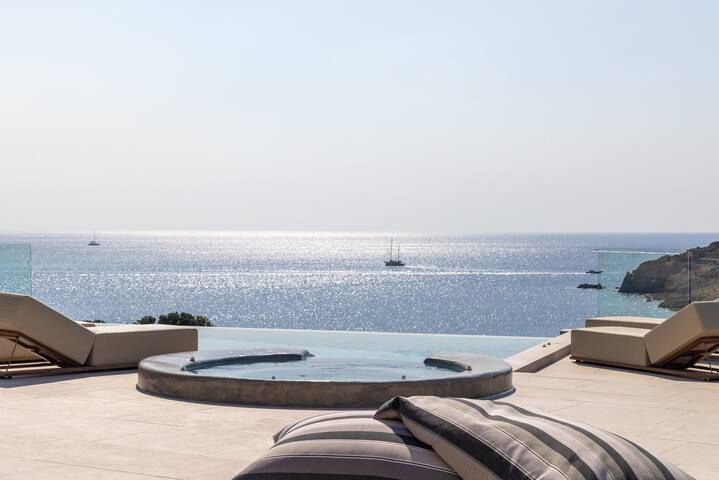 Villa Samba – Elegant Beachfront Villa in Mykonos!