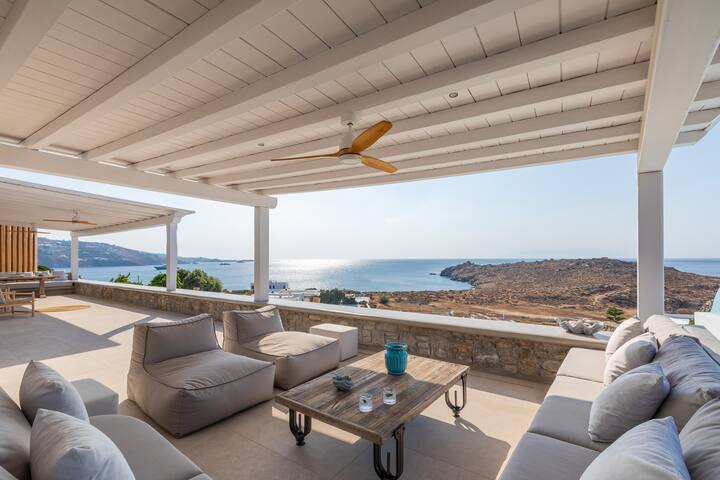 Villa Samba – Elegant Beachfront Villa in Mykonos! gallery image 3