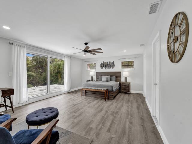 6Bed 4Bath Villa | Pool | Garage | Close to Beach gallery image 5