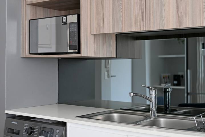 2-Bed City Escape | Mountain Views gallery image 5