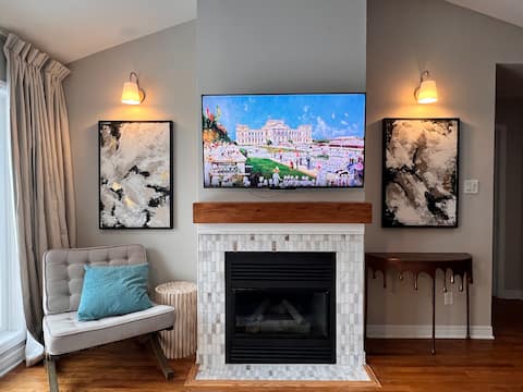 Top performing Airbnb: Bungalow with private backyard near airport in Ottawa