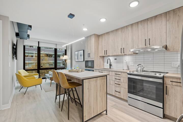 3 BR Apartment | Coda on Half | Placemakr gallery image 5