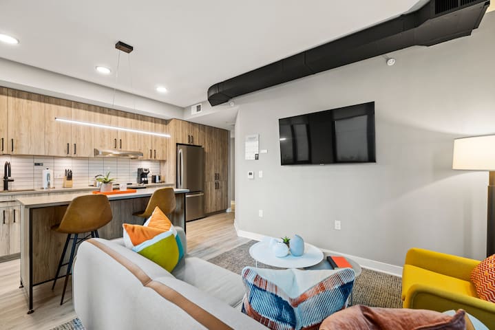 3 BR Apartment | Coda on Half | Placemakr gallery image 4