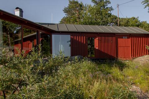 Architect-designed cottage near Lyngør