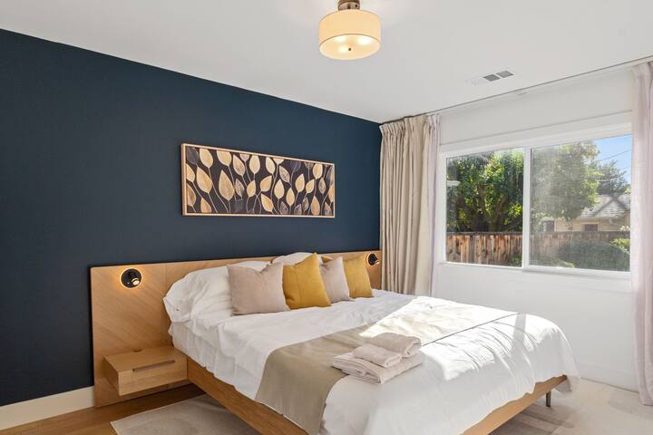 Modern 3Bd/2Ba near Shopping & Big Tech