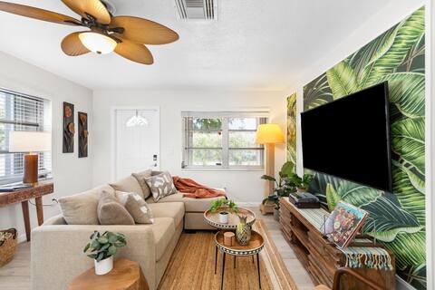 Top Airbnb: Quiet & Stylish 2BR Retreat Near Beach & FLL in Dania Beach
