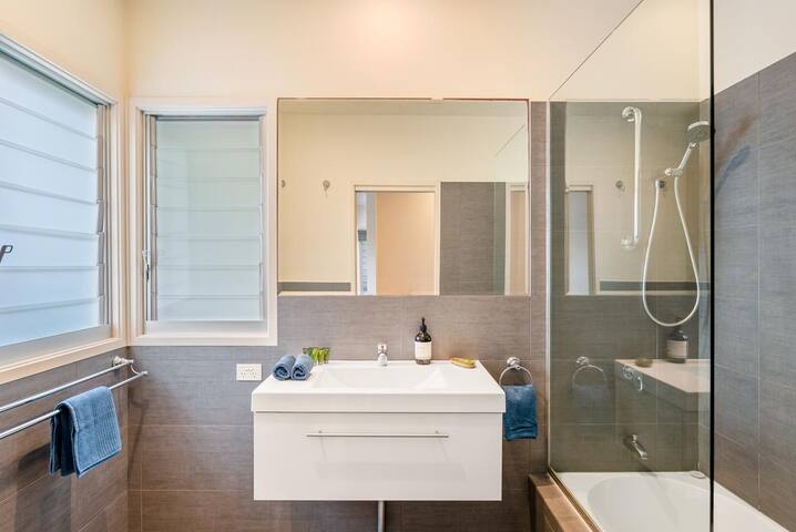 Two Luxury Homes in Byron Bay gallery image 5