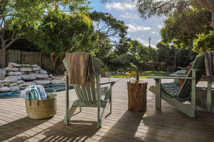 Olive Tree Beach House with Sunset Views gallery image 2