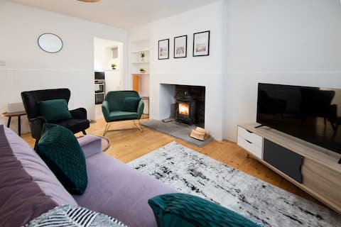 T&J House in Eyemouth: Cozy Coastal Retreat