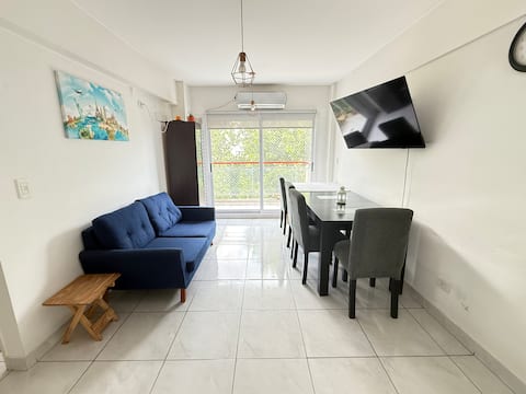 Propiedad de Airbnb exitosa: Beautiful and close to H. Garraham en Parque Patricios