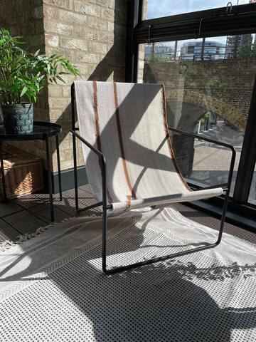 Spacious Battersea Duplex Overlooking Powerstation gallery image 4