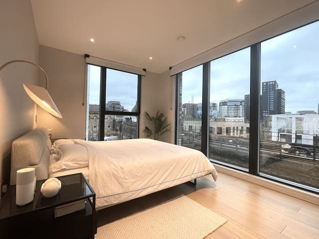 Spacious Battersea Duplex Overlooking Powerstation