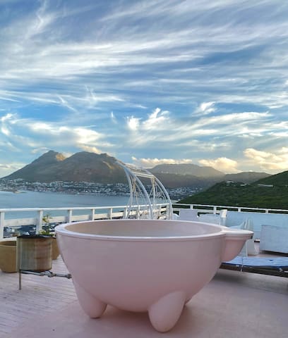 Relaxing Hot-tub Seaview Getaway