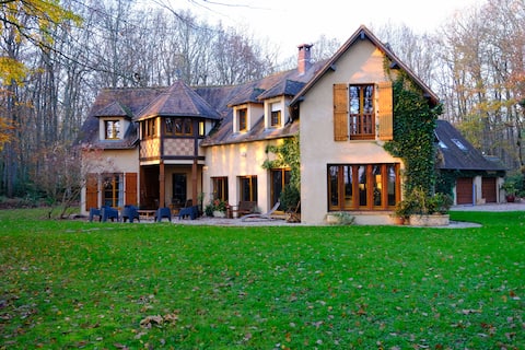 Forest villa a stone's throw from Center Parcs.