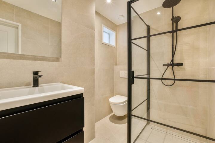 2BR Home by Jordaan| NLS Amsterdam gallery image 4