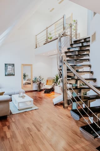 Central Penthouse Lux*Jacuzzi*Sauna*Terrace*Garage gallery image 2