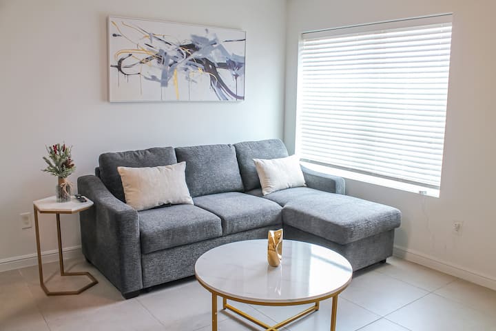 Pyxis Heights Apt. 1401 - 매캘런