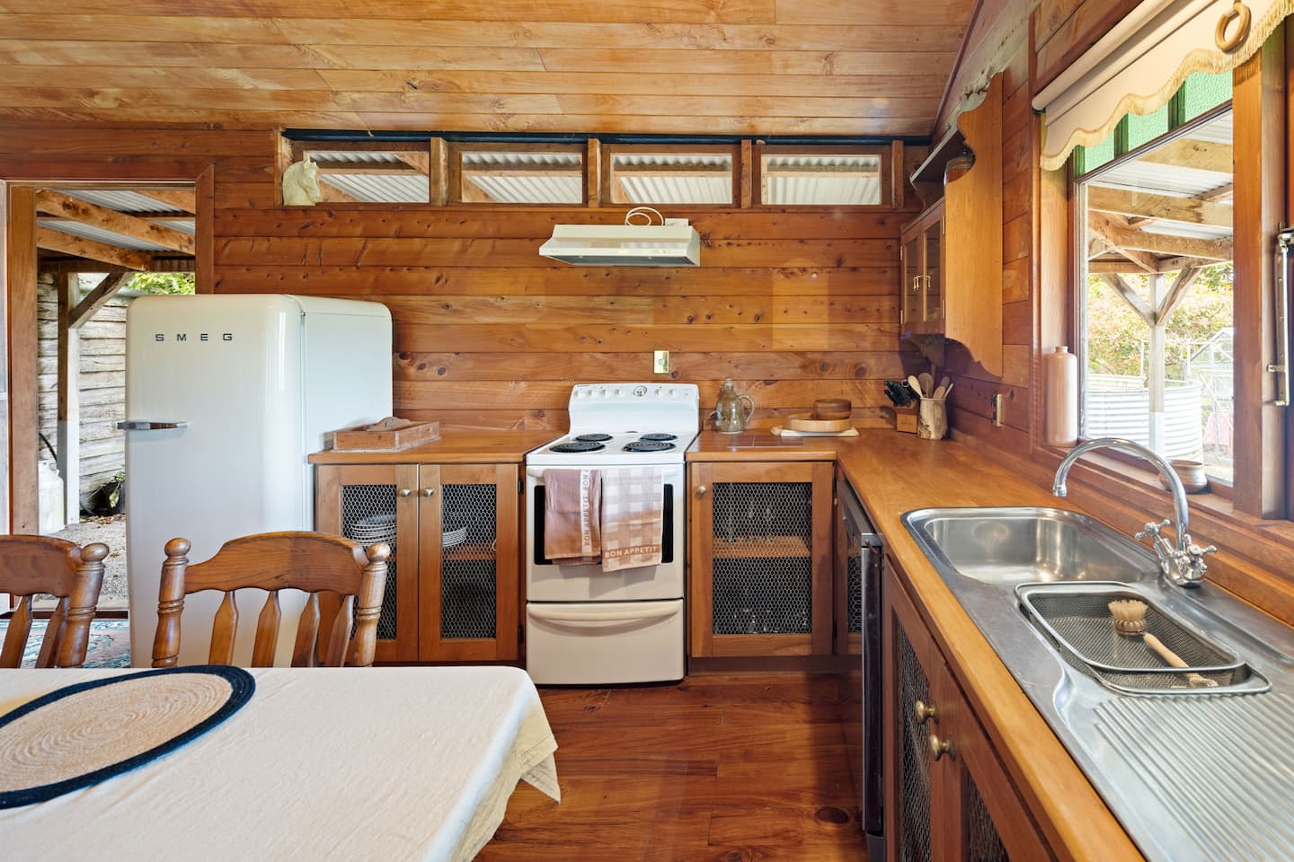 Te Whare Cabin 3