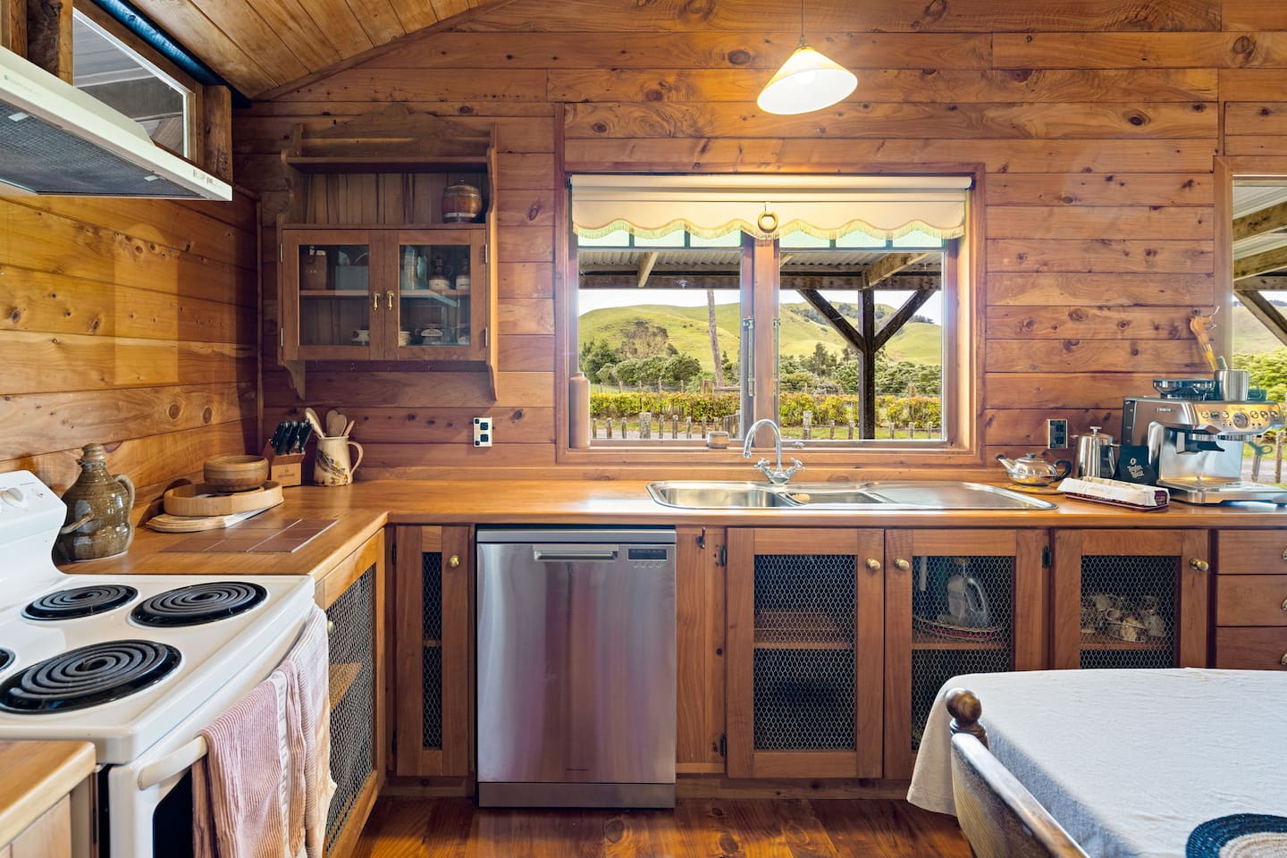 Te Whare Cabin 2