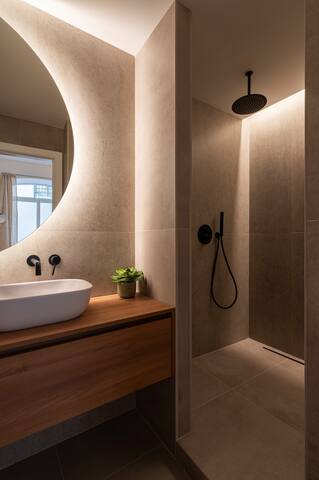 Piso de lujo en Gran Vía – 2 habitaciones gallery image 5