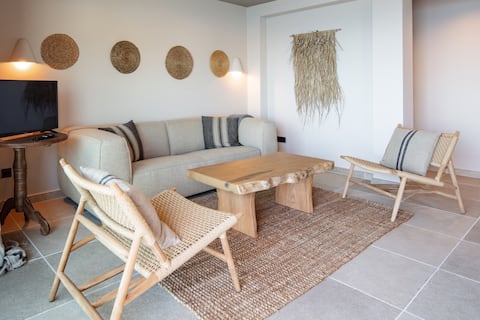 Top Airbnb: Puerto Marina beachfront in Jávea, Modern 4-perso. in Xàbia / Jávea