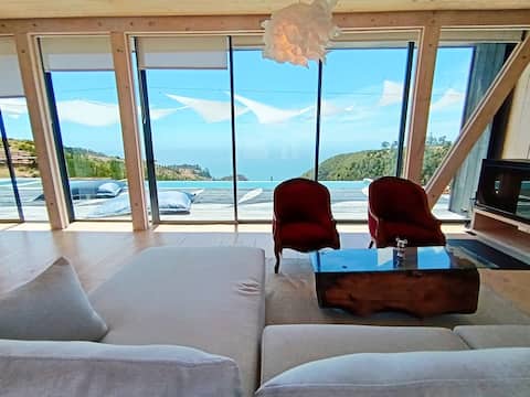 Top performing Airbnb: Infinity pool facing the sea in Navidad