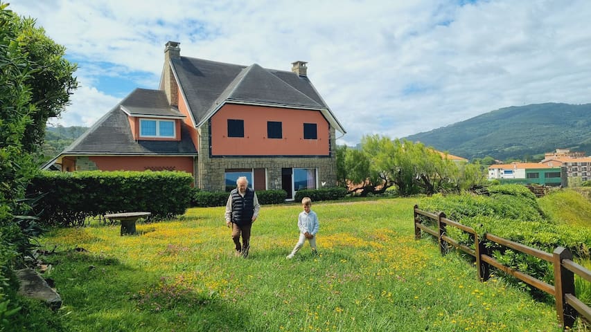 By the Sea Villa, Surf Paradise