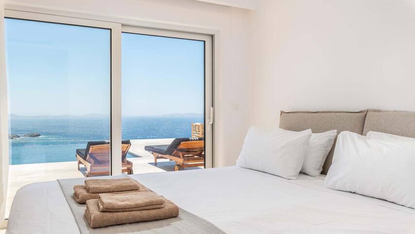 5BD Villa Ria Mar Maria w Priv Pool by Live&Travel gallery image 5