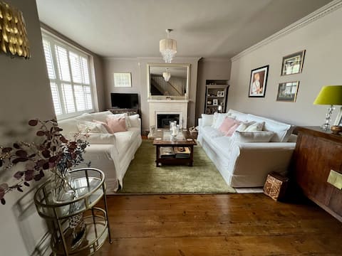Top performing Airbnb: Cotswold Village House near Bath in Wiltshire