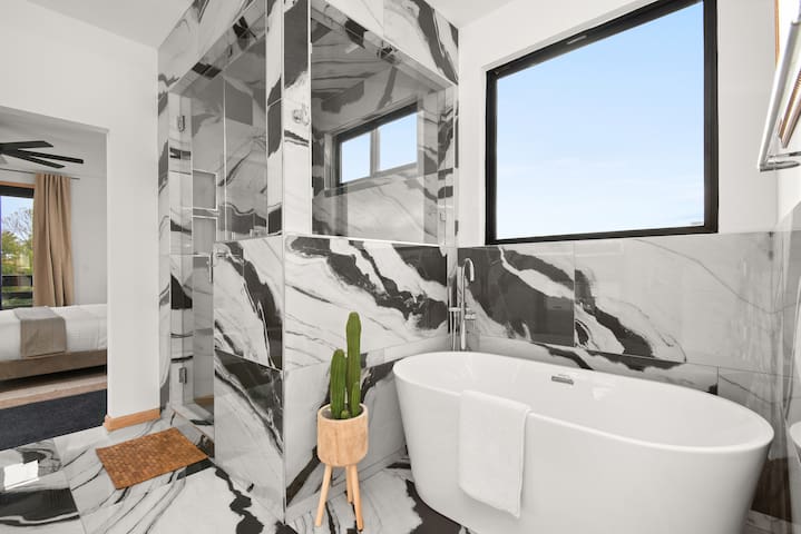 Karaoke Dreams | Entire Building | 2 Mi to BRDWY gallery image 4