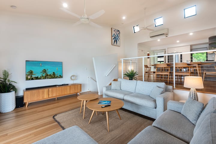 Shorelines 25 - Hamilton Island