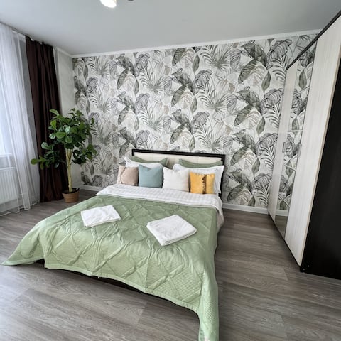 Shakhtyorov 52 spacious apartment