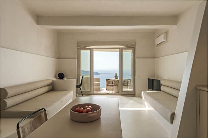 客厅配有沙发床