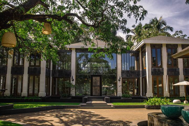 Exterior image 1
