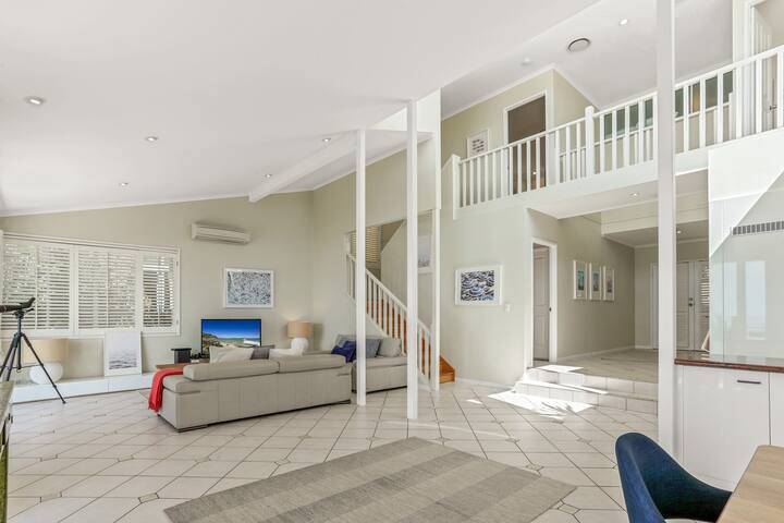 Sweeping Ocean Views over Sunrise Beach gallery image 5