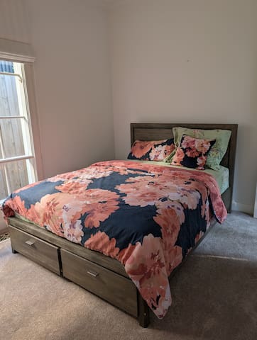 Amazing Family home close to CBD gallery image 5