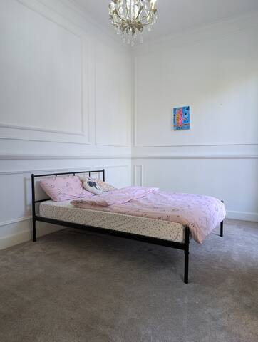 Amazing Family home close to CBD gallery image 2