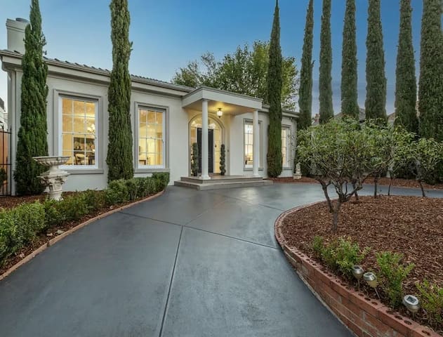 Amazing Family home close to CBD