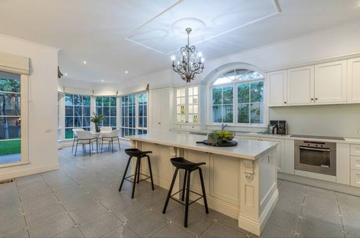 Amazing Family home close to CBD gallery image 3